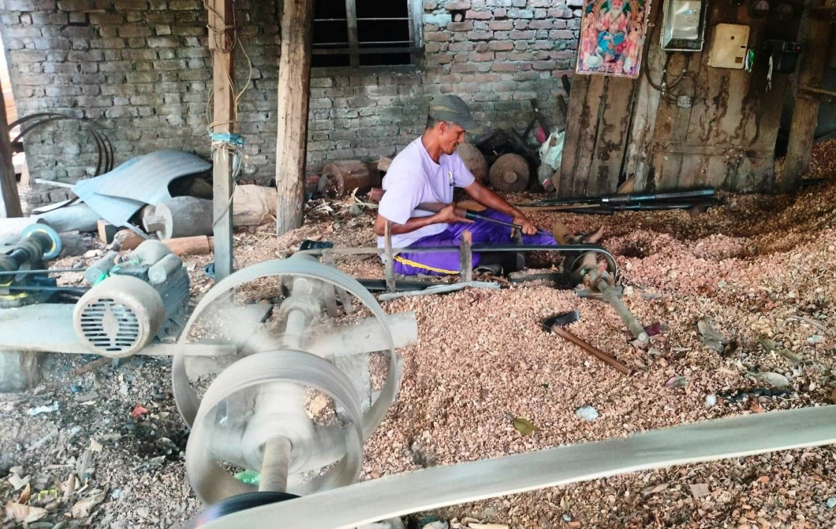 पुर्ख्यौली सीप बोकेका गङ्गाराम भन्नुहुन्छ : ‘आत्मनिर्भर हुनका लागि मेसिन अनुदानमा पाउनुपर्यो’