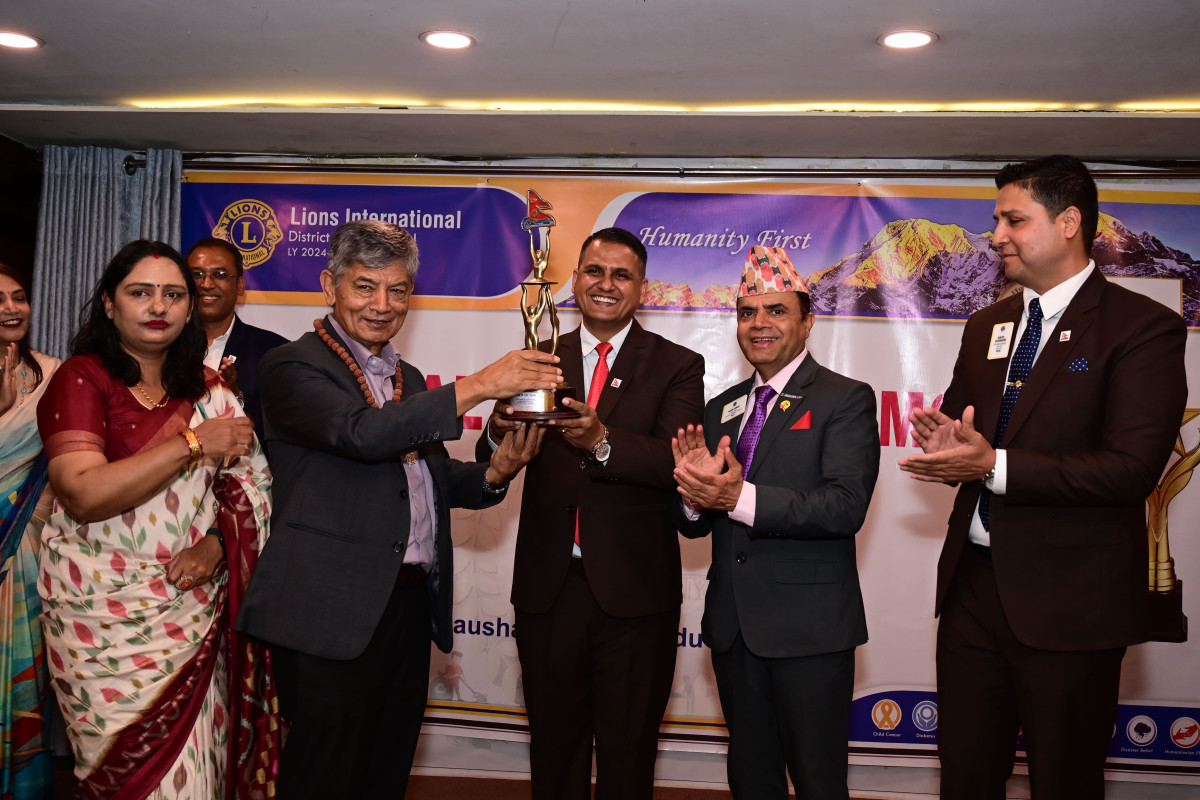 लायन्स वर्ष २०२४/०२५ को डिष्ट्रिक्ट अवार्ड समारोह भव्य रूपमा सम्पन्न  "लायन्स अफ दि एयर" बाट क्याबिनेट सेक्रेटरी अमृत प्रसाद तिवारी सम्मानित